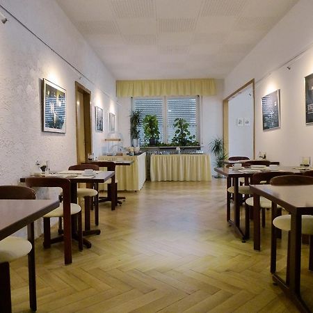Hotel Adler Neulußheim Extérieur photo